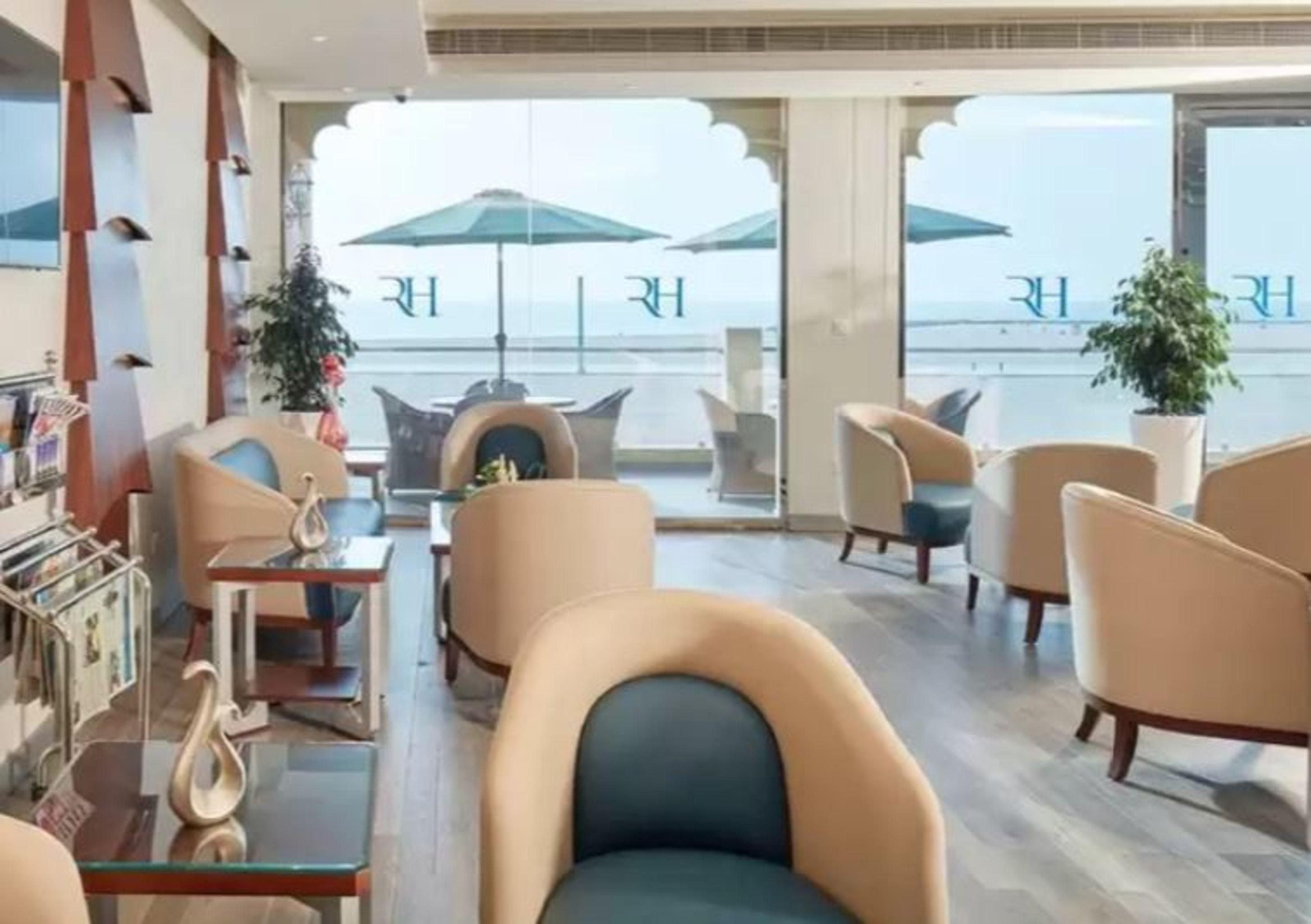 Roda Beach Resort Dubai Bagian luar foto