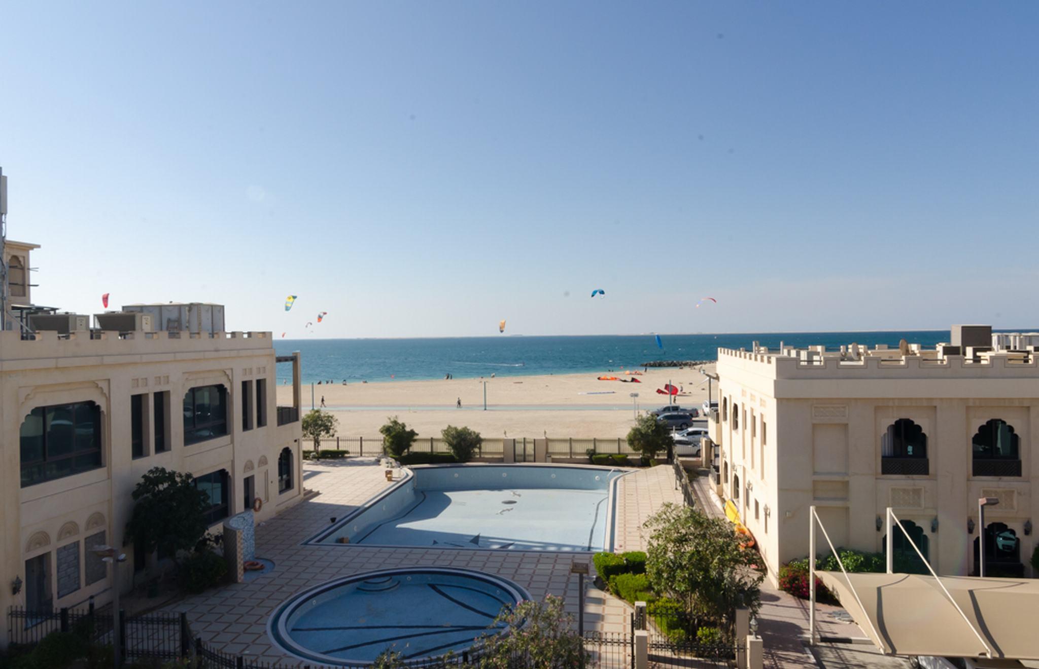 Roda Beach Resort Dubai Bagian luar foto