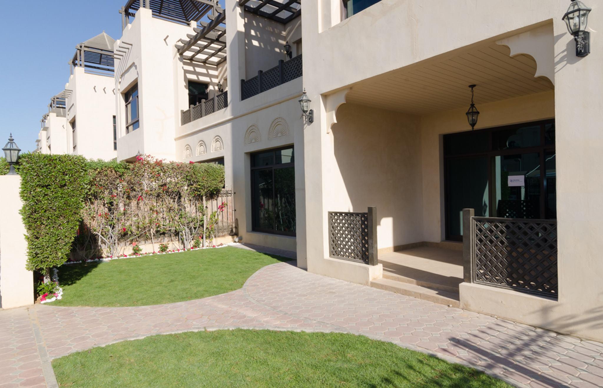Roda Beach Resort Dubai Bagian luar foto