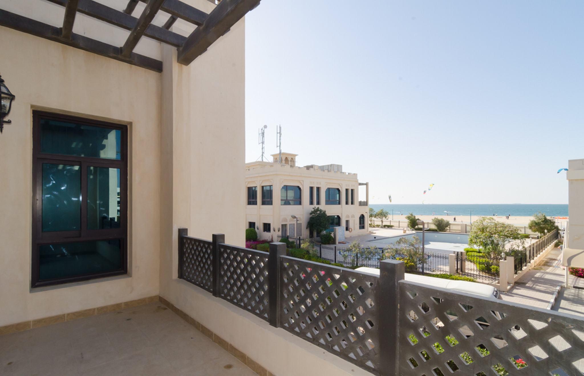 Roda Beach Resort Dubai Bagian luar foto