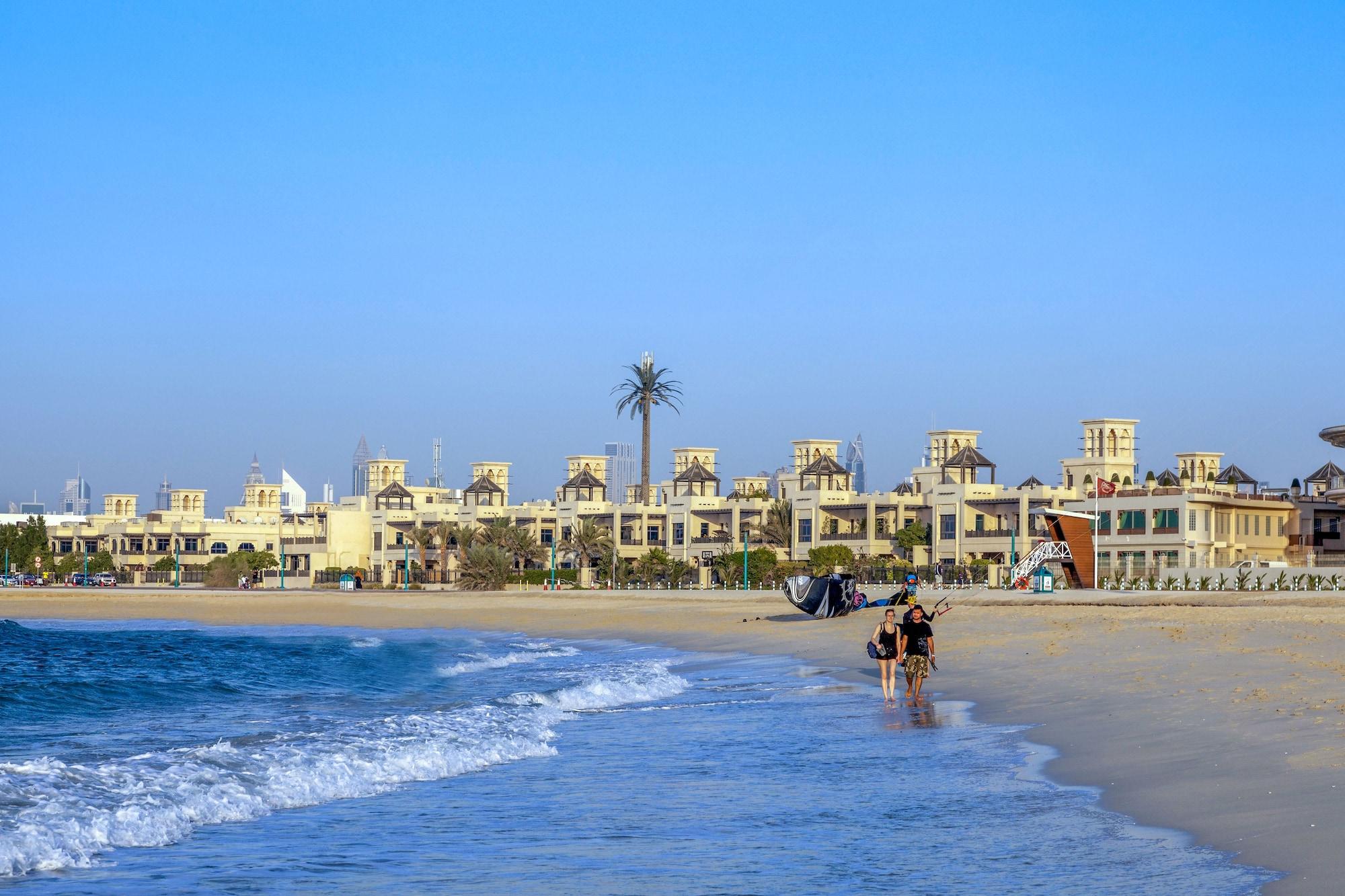 Roda Beach Resort Dubai Bagian luar foto