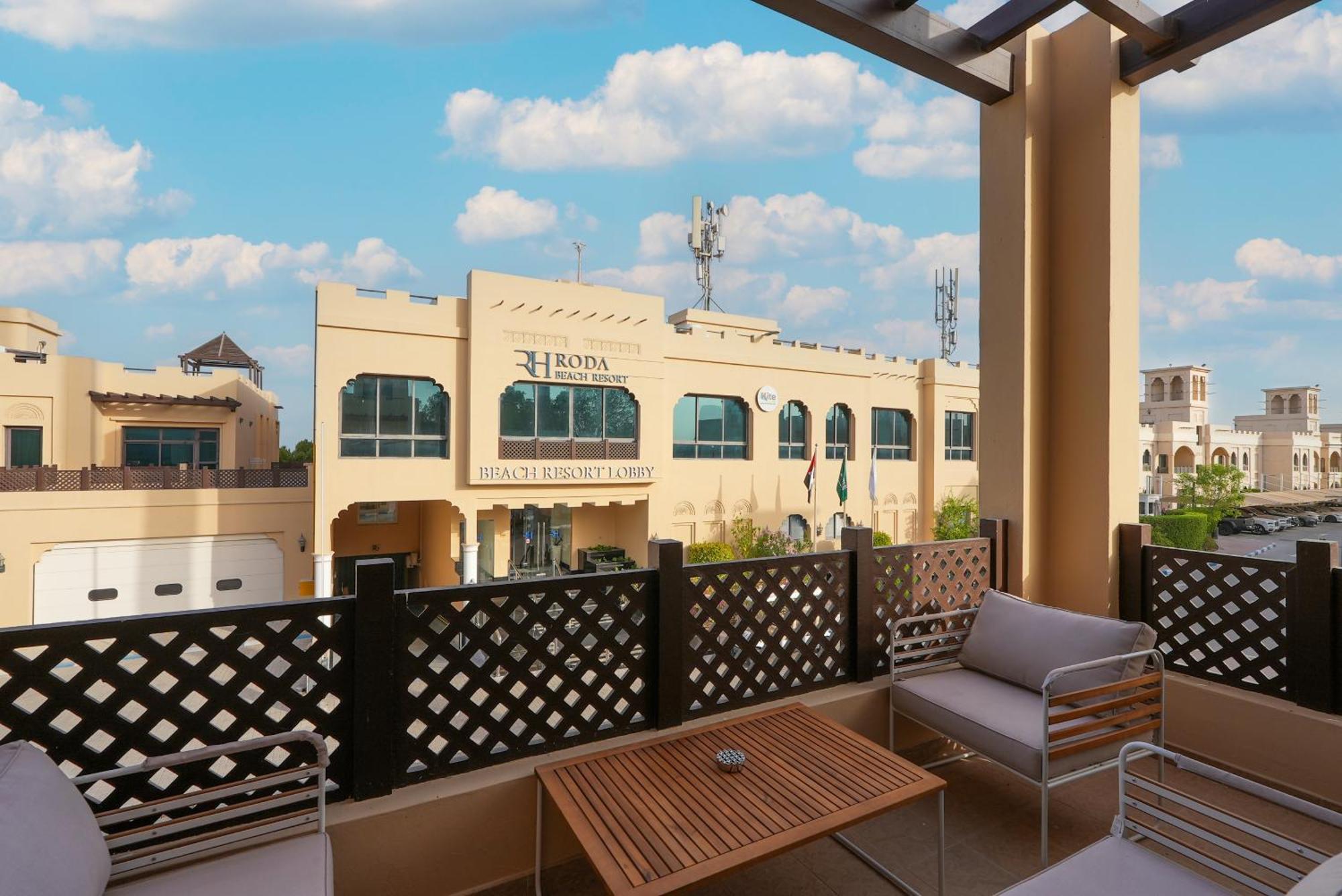 Roda Beach Resort Dubai Bagian luar foto
