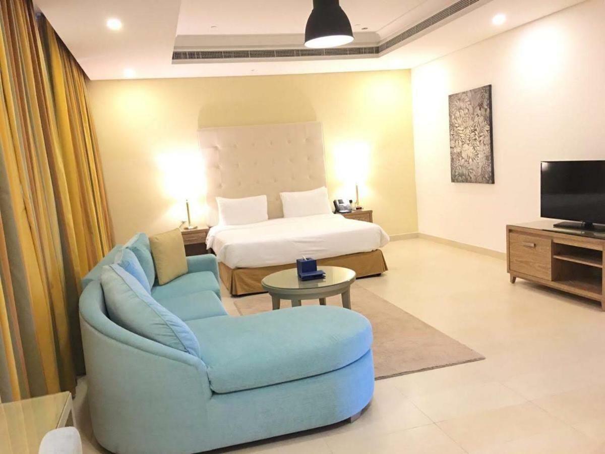 Roda Beach Resort Dubai Bagian luar foto