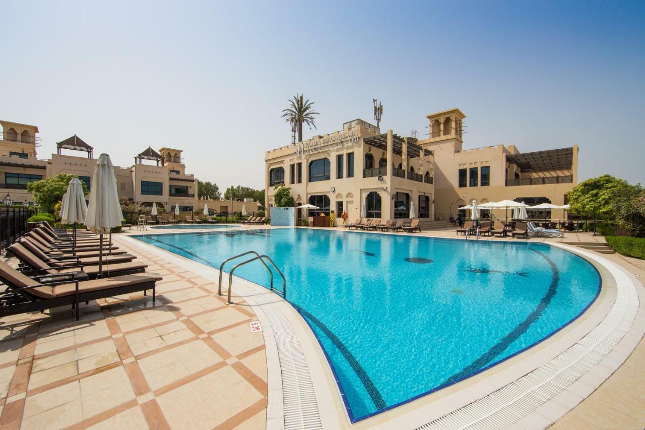 Roda Beach Resort Dubai Bagian luar foto